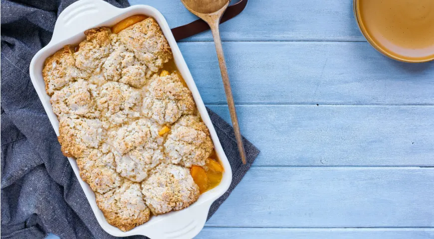 Dies ist eine nicht-klassische Dessertvariante mit mehreren Obstsorten sowie Haferflocken mit Mandelmehl und Pflanzenmilch. Geeignet für diejenigen, die PP essen und mehr Abwechslung wünschen (oder einfach weniger Pfirsiche mögen)