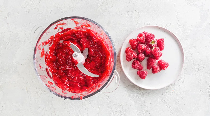 Stachelbeer- und Himbeermarmelade