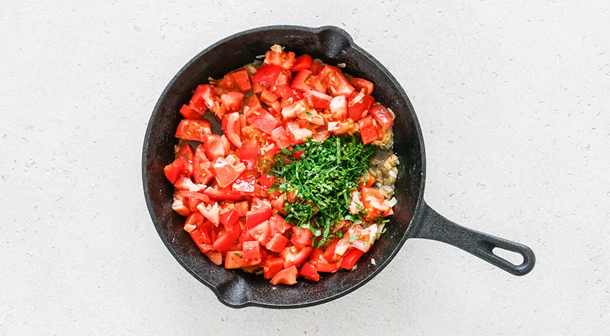 Türkisches Shakshuka (Spiegelei mit Tomaten), klassisches Rezept