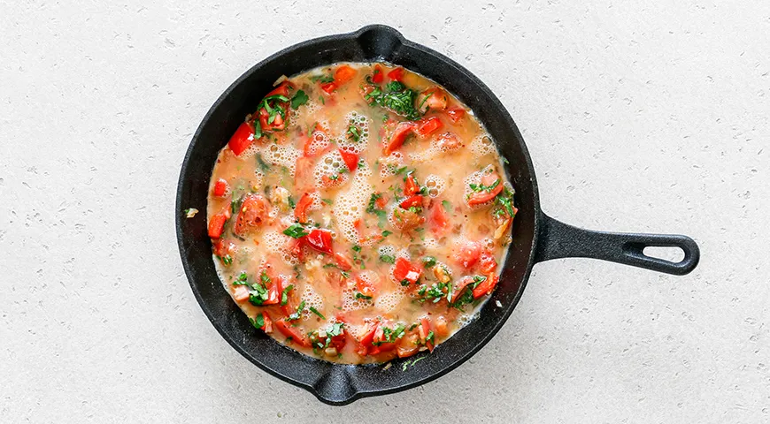 Türkisches Shakshuka (Spiegelei mit Tomaten), klassisches Rezept