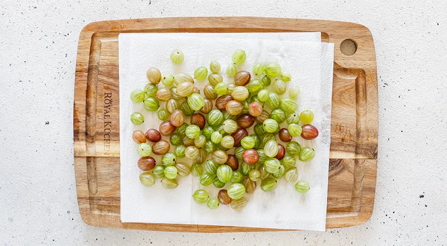 Kompott aus Stachelbeeren und Äpfeln für den Winter