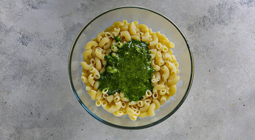 Sommerlicher Nudelsalat mit Tomaten