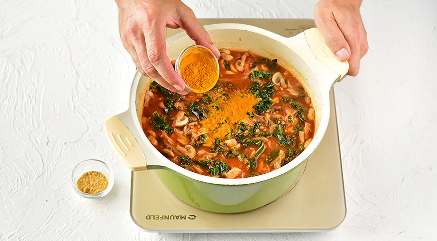 Zwiebelsuppe zur Gewichtsreduktion muss nicht lange gekocht und aufgegossen werden; Am besten direkt nach dem Kochen servieren