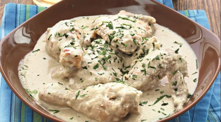 Cremige Sauce mit Pilzen für Hühnchen