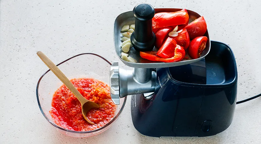 Adjika für den Winter ohne Kochen