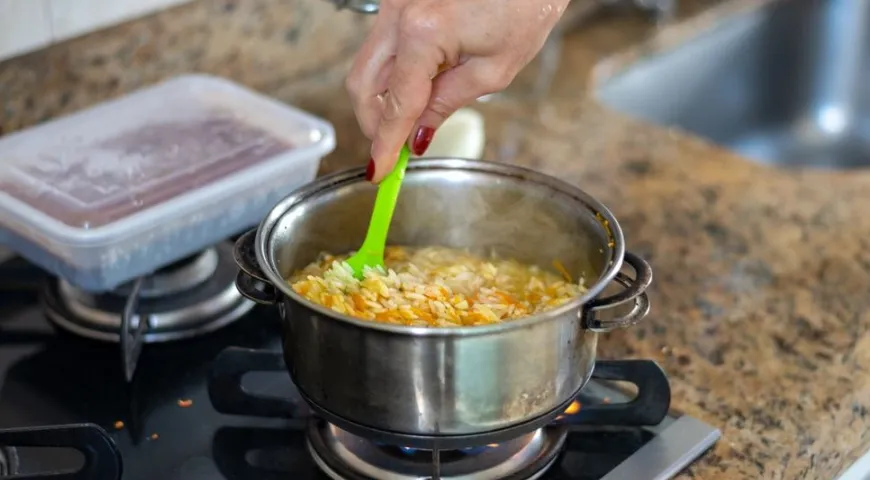 In den ersten drei Tagen wird empfohlen, nur Reis zu essen.