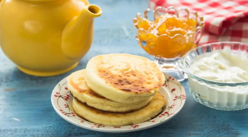 Versuchen Sie unbedingt, Käsekuchen mit Grieß zuzubereiten