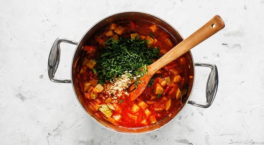 Ankle-Bens-Salat aus Zucchini für den Winter