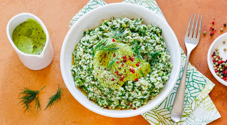 Grüner Reis mit Avocado-Dressing