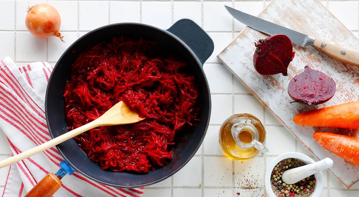 Dressing für Borschtsch mit Tomatenmark