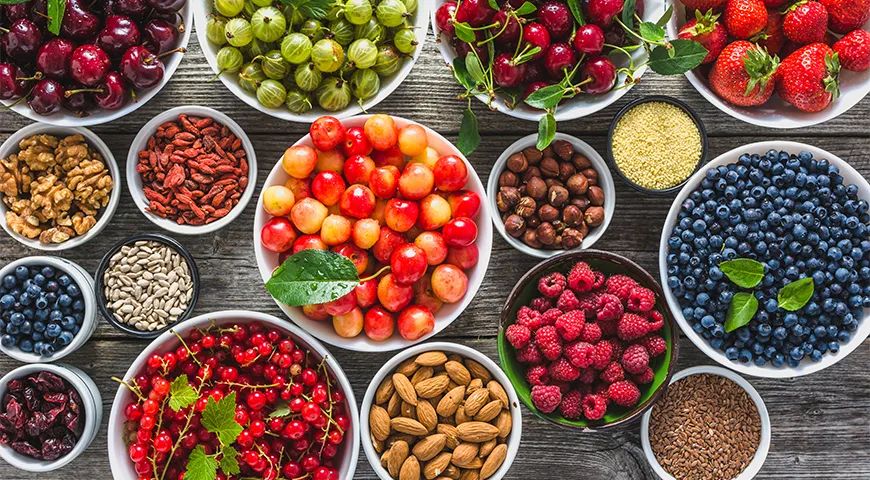 Um Ihre Ernährung abwechslungsreich zu halten, probieren Sie jede Woche ein neues Obst oder Gemüse.