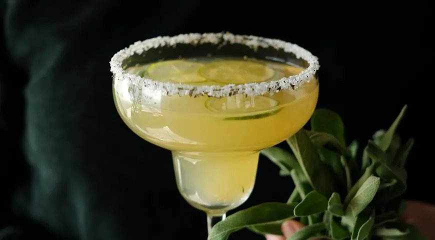 Margarita-Cocktail mit Salbei