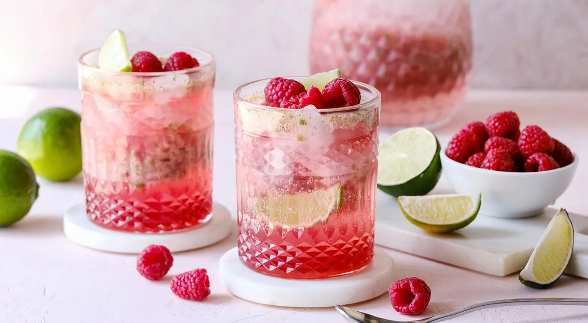 Alkoholfreier „Mojito“ mit Himbeeren