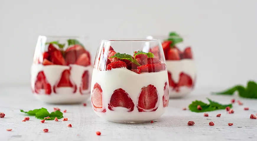 Lassen Sie sich von der wunderschönen Präsentation von Fresas con crema inspirieren