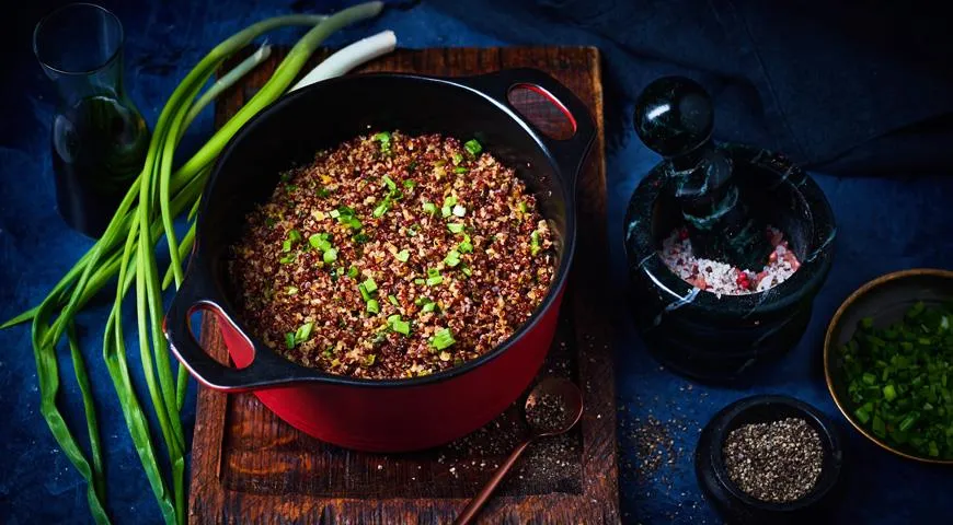 Quinoa mit Ingwer und Frühlingszwiebeln