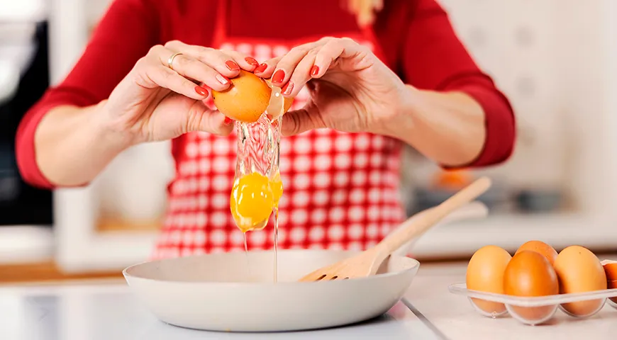 Das Hauptprodukt der Eierdiät sind Eier, die Ernährung umfasst außerdem Gemüse, Obst, Fleisch und Fisch