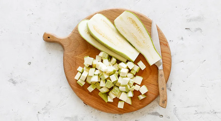 Ankle-Bens-Salat aus Zucchini für den Winter