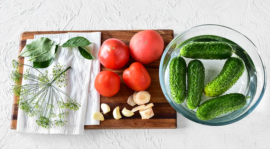 Rezept für Gurken und Tomaten ohne Sterilisation