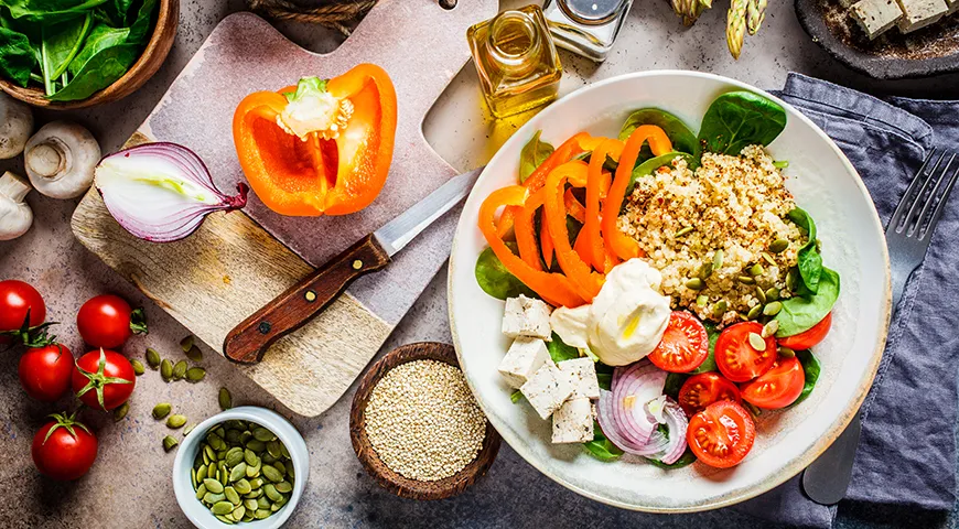 Das Fastenmenü muss abwechslungsreich sein (Brei, Gemüse, Salat, Hülsenfrüchte, Soja usw.)