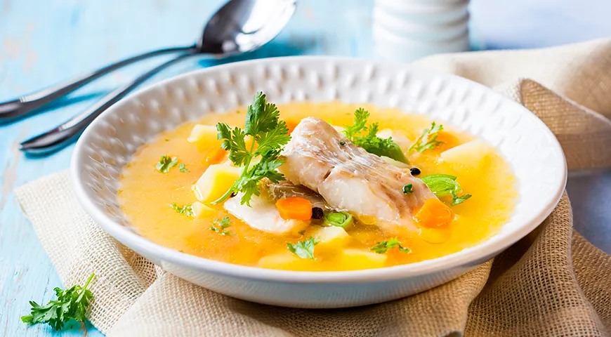 Ukha oder Fischsuppe ist eine der Optionen für eine schnelle heiße Suppe für den Sommer