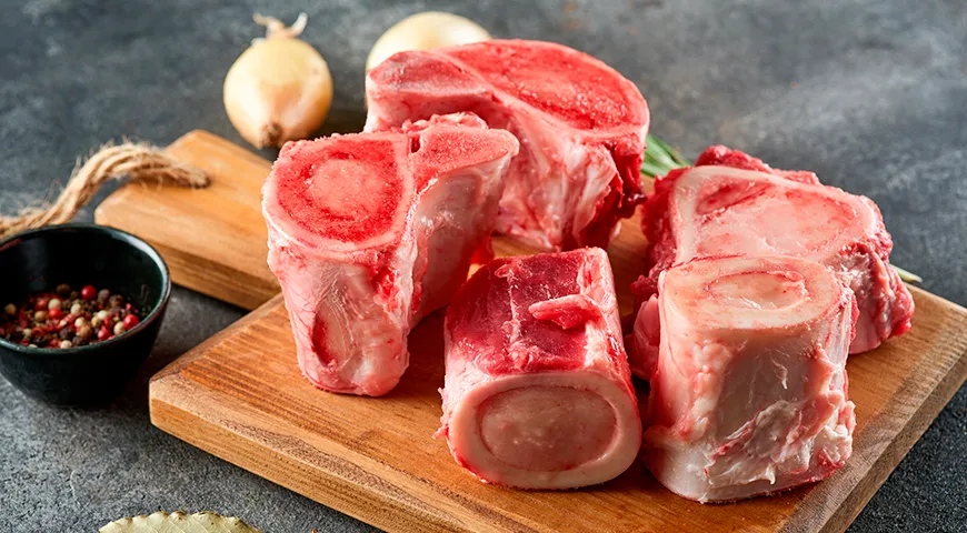 Die leckerste und richtigste Brühe kommt aus Knochen: Fleisch ist dafür nicht nötig