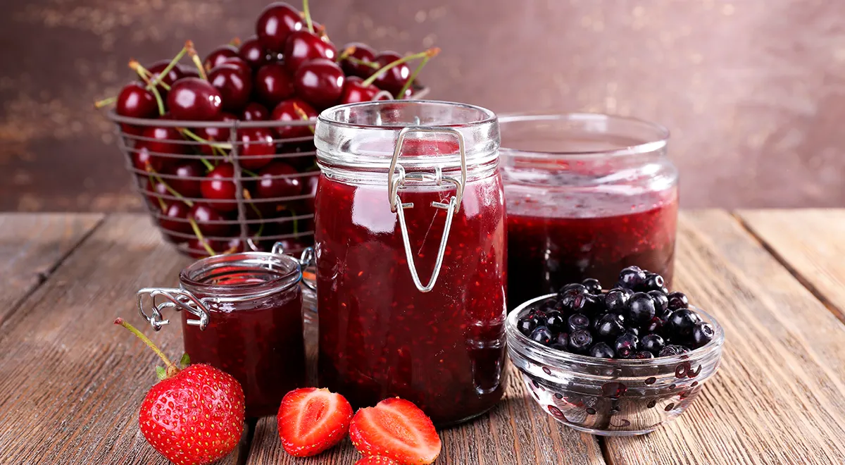 Gedämpfte Beerenmarmelade ohne Zucker