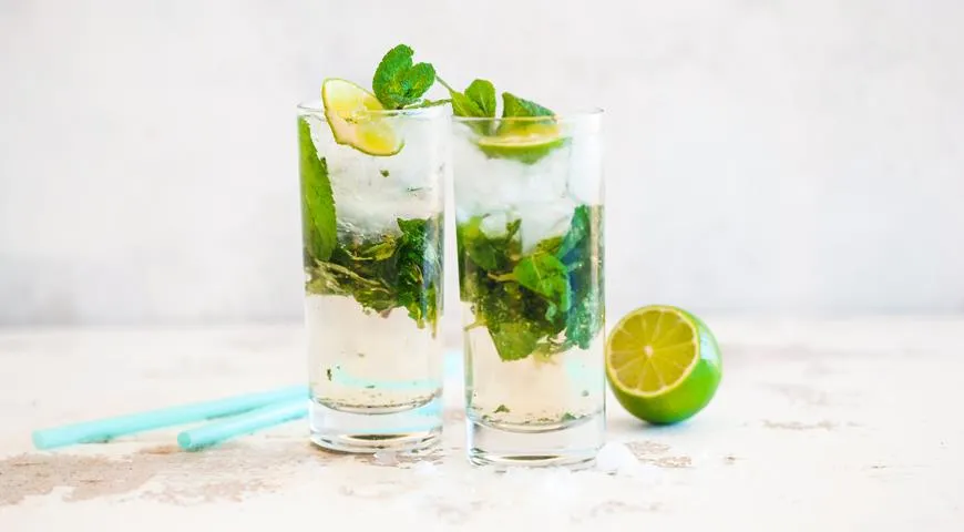 Alkoholischer Mojito-Cocktail