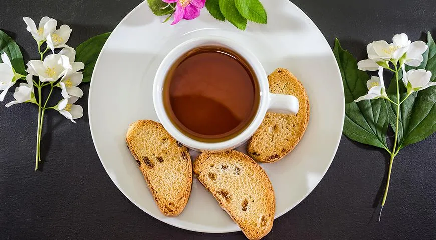 Die Enden der Cracker können in Tee oder Kaffee getaucht werden – sehr lecker! 