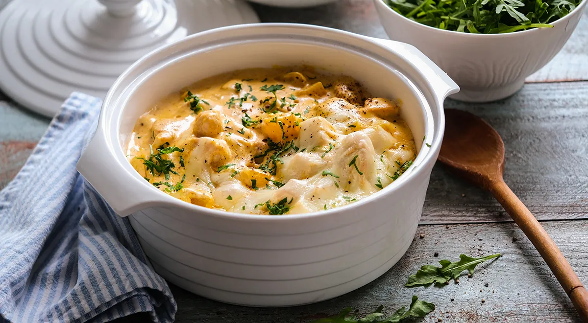 Hähnchen mit Kartoffeln, Knoblauch und Käse für die ganze Familie