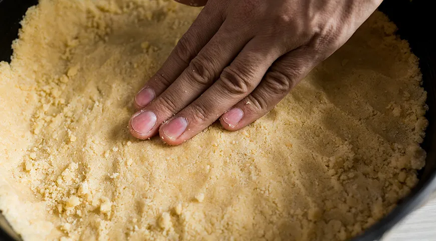 Aus Keksen kann eine Käsekuchenbasis hergestellt werden